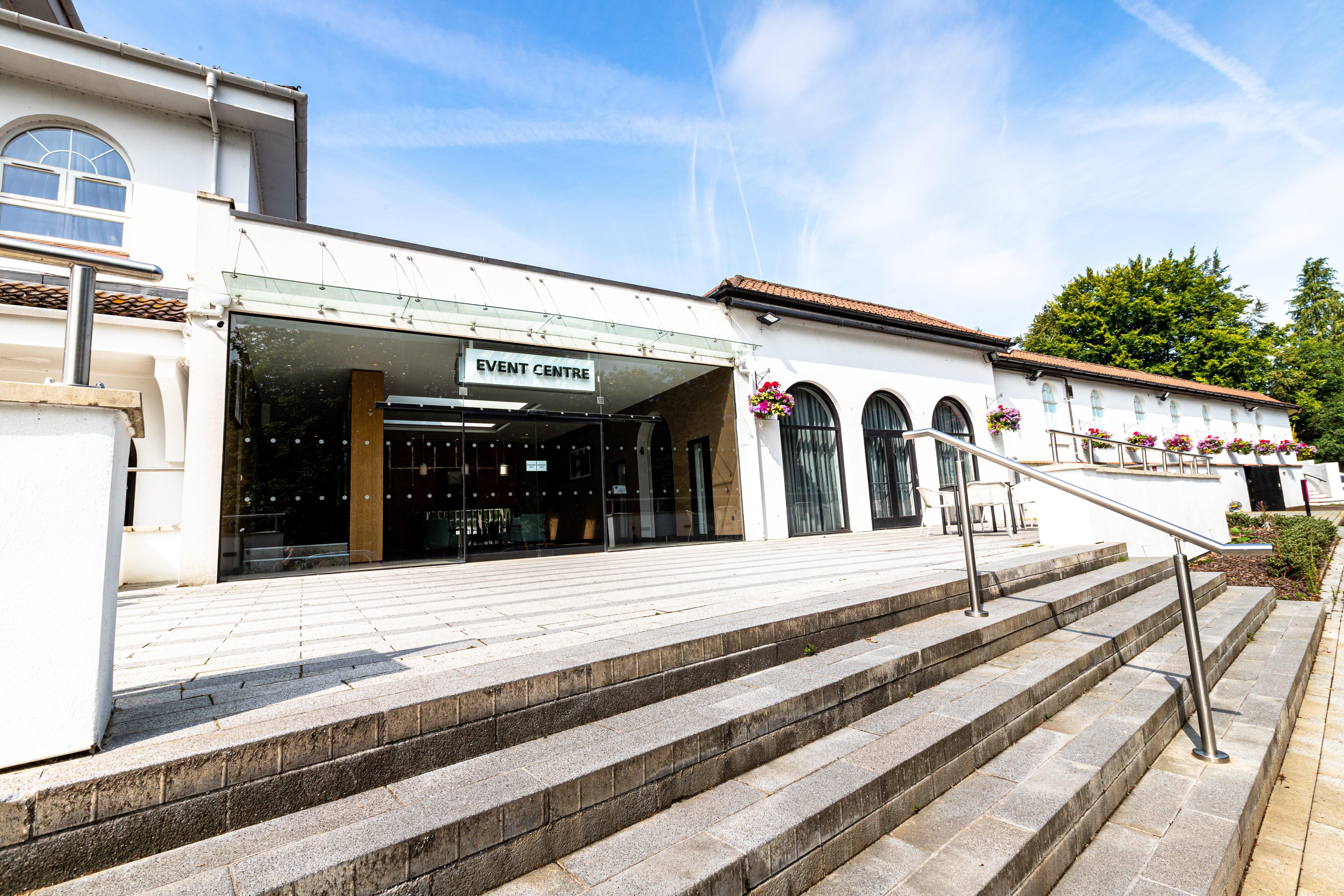Crowne Plaza Gerrards Cross By Ihg Hotel Beaconsfield Exterior photo